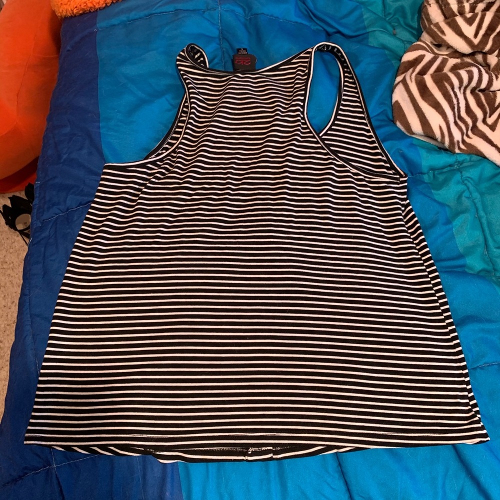 Tank top - Picture 3 of 3